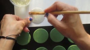 Как прикрепить вафельную картинку на капкейк