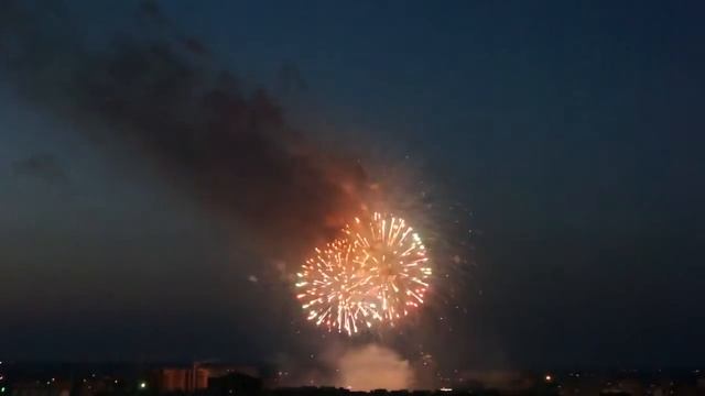 Праздничный салют. День города. Рязань 03.08.2014 смотреть онлайн