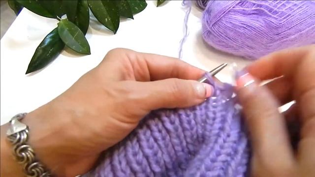 Зимняя женская шапка спицами — модель для начинающих смотреть онлайн