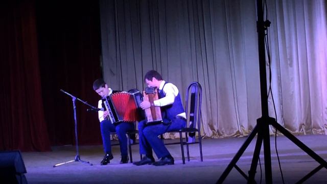 Сослан Дзуцев и Азамат Тедеев - Куртатинская смотреть онлайн