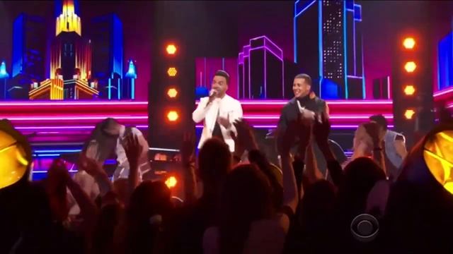 Despacito- Luis Fonsi ft. Daddy Yankee 2018 Grammys Performance смотреть онлайн
