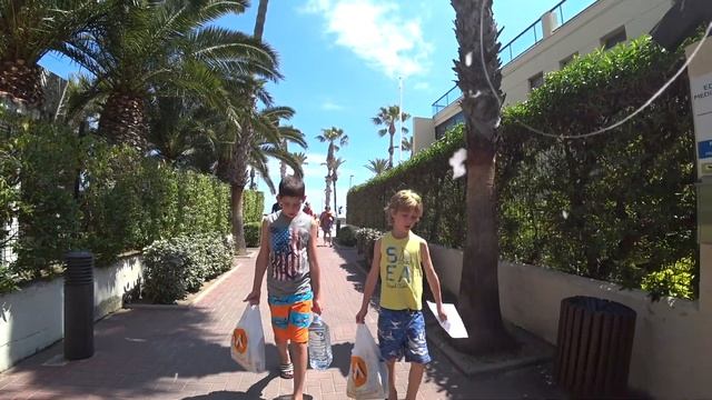 ДЕТИ НАКУПИЛИ 100 кг СЛАДОСТЕЙ