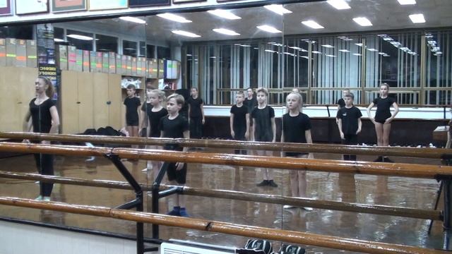 Jazz-Modern Dance - Battement tendu - 5-й класс ШСХ РГ ДДМ смотреть онлайн