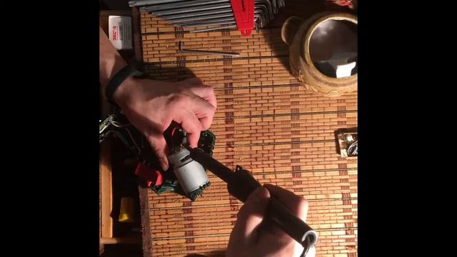 Замена электродвигателя на шуруповерте Bosch PSR 14,4 Li смотреть онлайн