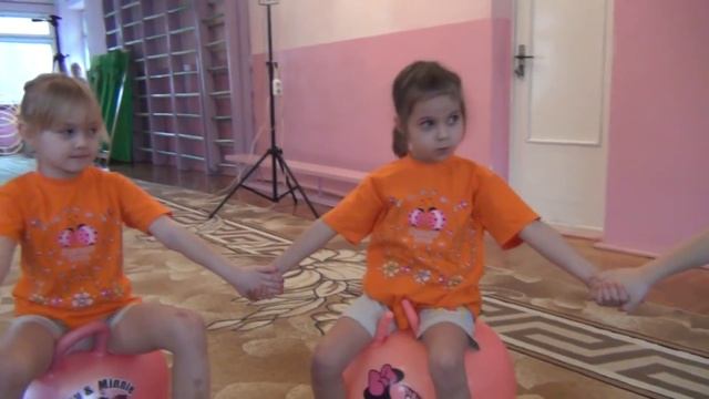 Фітбол-гімнастика. ДНЗ№18 "Зернятко" м.Івано-Франківськ смотреть онлайн