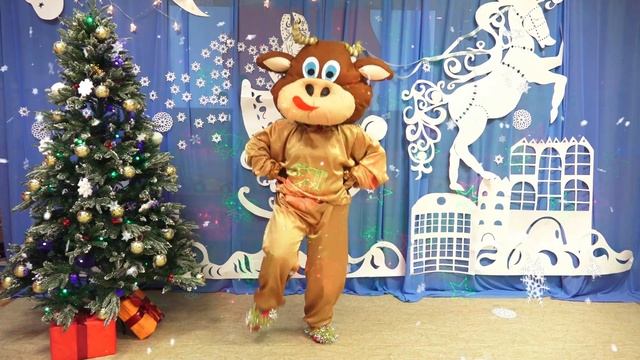 "Идёт бычок"(?СКАЧАЙ в описании ) танец для младшей группы детского сада на новогодний утренник смотреть онлайн