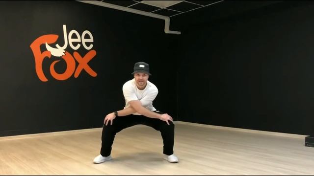Хип-Хоп в парке Кузьминки совместно со студией танца JeeFox. Занятие 1 смотреть онлайн