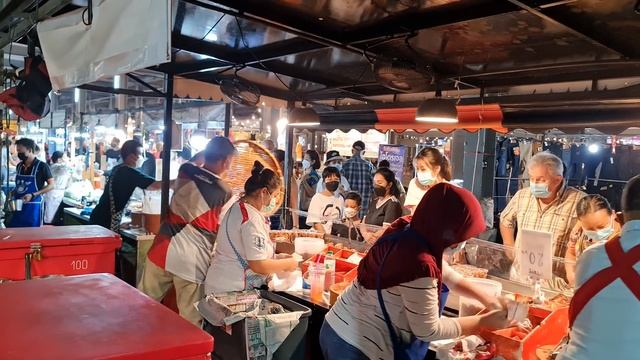 PATTAYA 2022 - They All Want Yummy Fried Chicken | THAI STREET FOOD