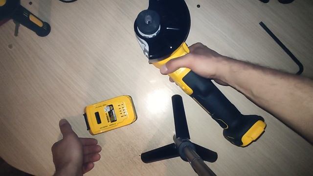 DeWALT DCG 405 первый взгляд