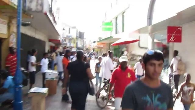 Bridgetown, Barbados - walking down the main shopping street смотреть онлайн