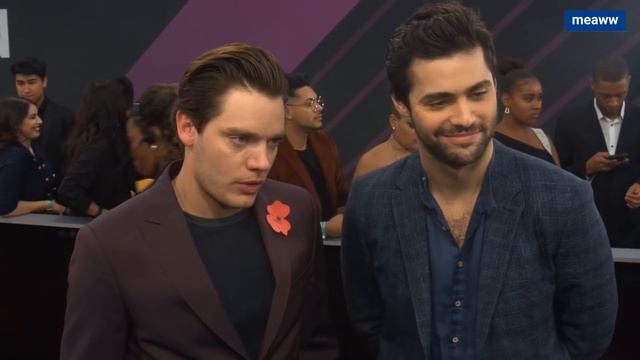 Dominic Sherwood and Matthew Daddario tease MALEC future and lie about Clary's fate смотреть онлайн