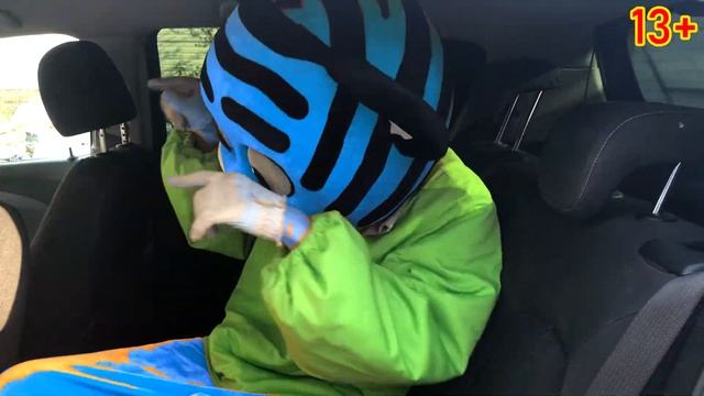 Mr. Poe on Chevrolet Aveo HID in Car VS SCARED 13+ смотреть онлайн