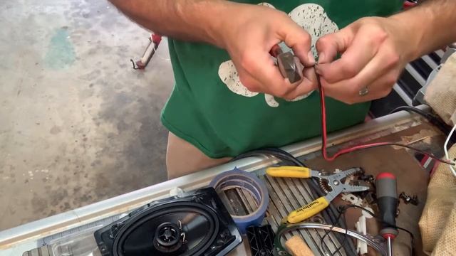 Replacing the Speakers on my 1986 Fiero GT смотреть онлайн