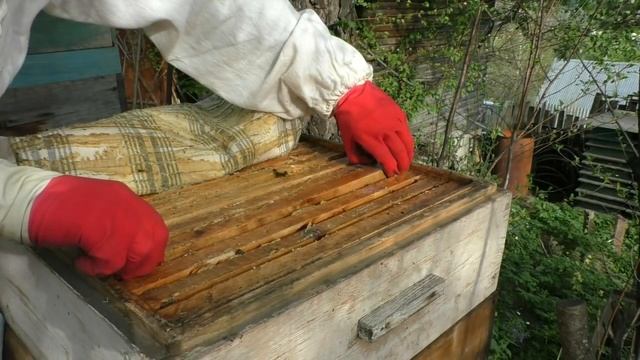 Закончился апрель, а что во вторых магазинах смотреть онлайн
