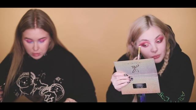 ШОК! Обмен косметичками с ДАШЕЙ КАПЛАН! смотреть онлайн