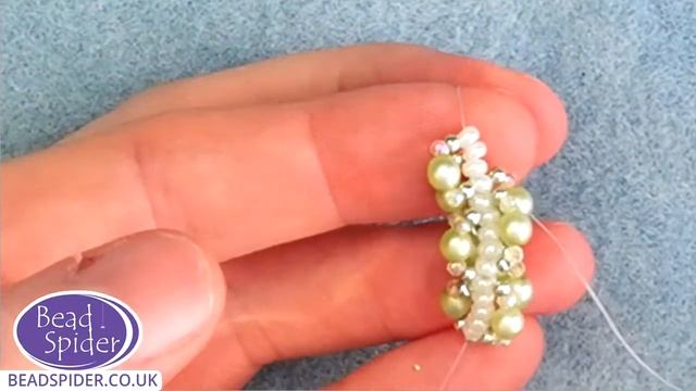 How To Make a Twisted Spiral Crystal Bracelet | Bead Spider Live Tutorial смотреть онлайн