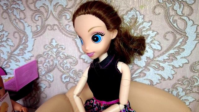 ПРОПАЛА СОБАКА ПО КЛИЧКЕ МАШКА😱 Катя и Макс веселая семейка смешные куклы Барби истории Даринелка Т