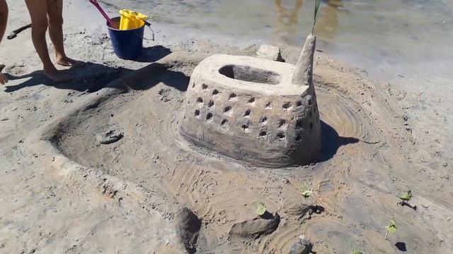 Замки з піску, піщаний Форт Баярд, СТ Жайворонок, Торфяне смотреть онлайн