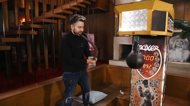 BOKS MAKİNESİ : BALYOZ VS KASLI YUMRUK ??  *Boks Makinesi Kırıldı*