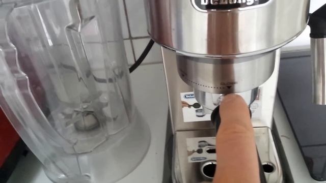 DeLonghi EC 680.M Dedica Vorführung & Erfahrung ( Deutsch) | Espressomaschine | DeLonghi 680M Test смотреть онлайн