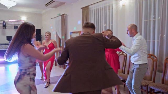 Cienki Bolek - Cicha woda (Wesele Magdaleny i Bartosza) смотреть онлайн