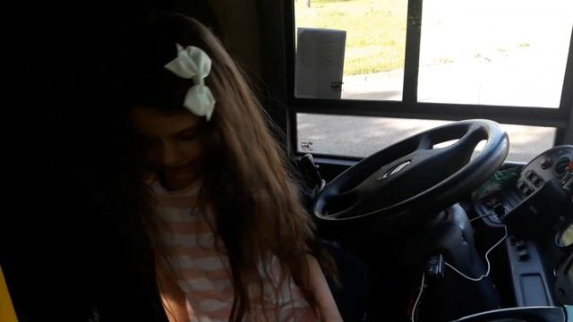 Наш маленький водитель автобуса ) смотреть онлайн