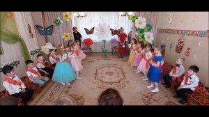 Танец "Ромашковое поле" в детском саду