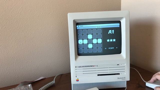 New Puzzle Game for Vintage 68k Macs! - MacLO смотреть онлайн