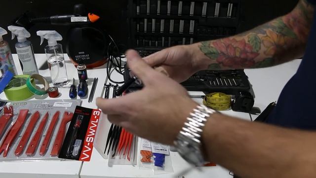 Vinyl Wrap Tools You Need & What's In My Tool Pouch? смотреть онлайн