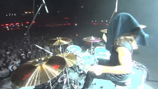 Соло на барабанах с закрытыми глазами / Drum solo with closed eyes смотреть онлайн