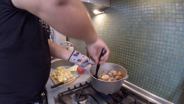 САМАЯ ВКУСНАЯ ШУРПА СО СВИНЫМИ РЕБРЫШКАМИ смотреть онлайн