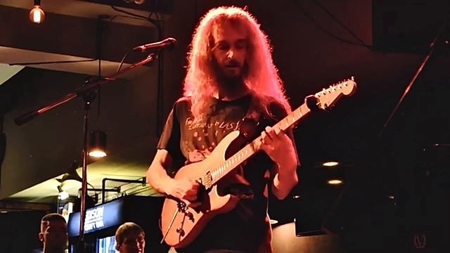 Guthrie Govan - Waves Live 2019 смотреть онлайн