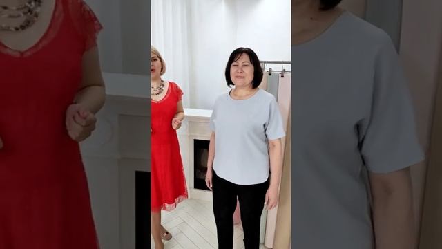 Новое готовое изделие в клубе для начинающих Женская блузка голубого цвета со спущенным плечом смотреть онлайн