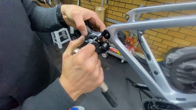 Dream Build | Bike Build | 2023 Giant Propel | SRAM Red AXS смотреть онлайн