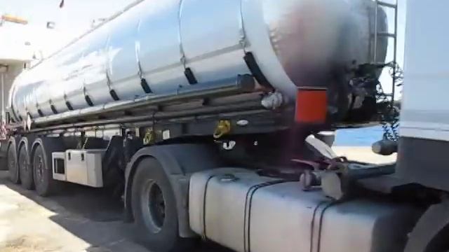 LINOSA IL SOGNO DI ANDREA DIVENTA REALTA' ARRIVA LA BENZINA смотреть онлайн