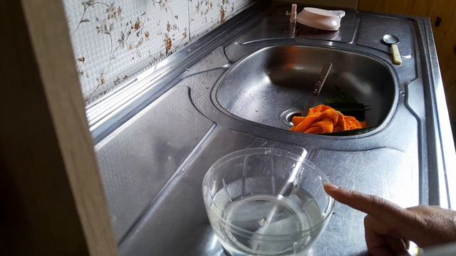 ESTIQUE AS RUGAS DA SUA PELÉ, REJUVENEÇA COM ESSA MISTURINHA, USAR TODA NOITE смотреть онлайн