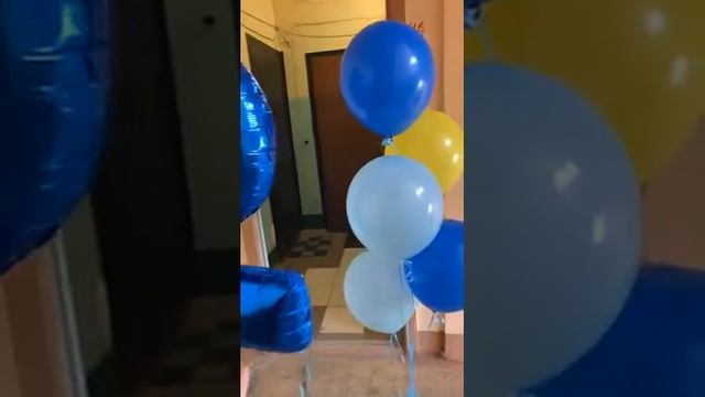 Цифра фольга 2 и фонтан из 5 гелиевых шаров.