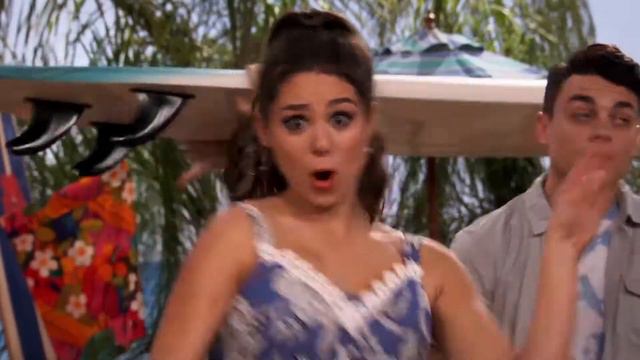 Kira Kosarin's - Worst Guy at the Beach (Vídeo Clipe) смотреть онлайн