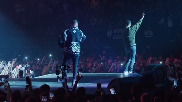 Ezhel & Murda - Boynumdaki Chain & AYA (Volkswagen Arena Live 2019) смотреть онлайн