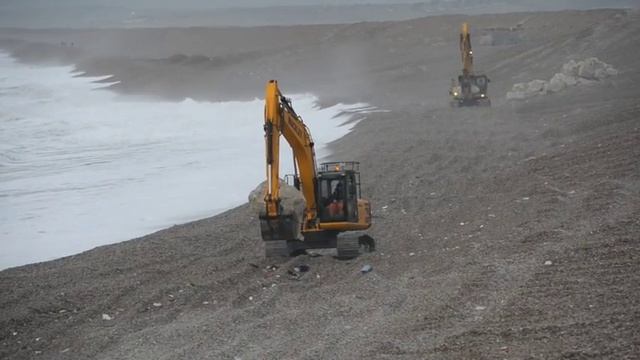 Rebuilding sea defences Portland смотреть онлайн
