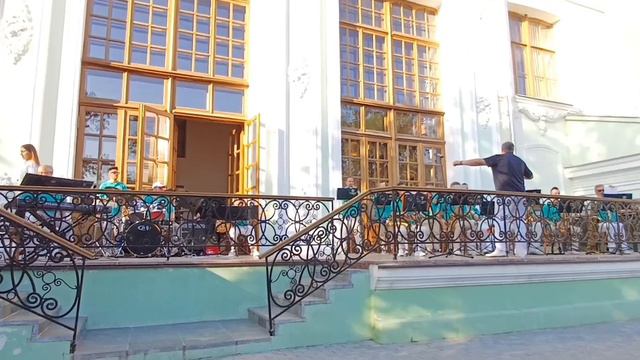 Концерт «Джаз в музее. Закрытие сезона». Таганрогским джаз-оркестром им. В. Парнаха. Часть первая. смотреть онлайн