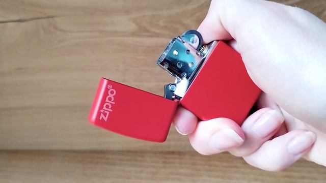 Зажигалка Zippo 233ZL Red Matte (Видео обзор) podarki-odessa.com смотреть онлайн