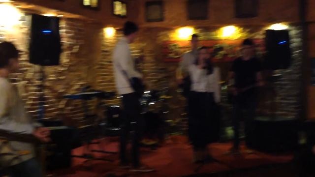 BEATLOVESKY Звуковой комплект dB Technologies (Италия) в Черновицком пабе Bier Platz. смотреть онлайн