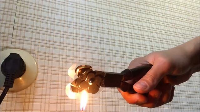 Черные серьги из пластиковой бутылки смотреть онлайн