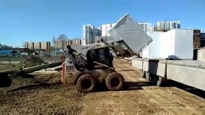 Bobcat S300 1850кг выгрузка