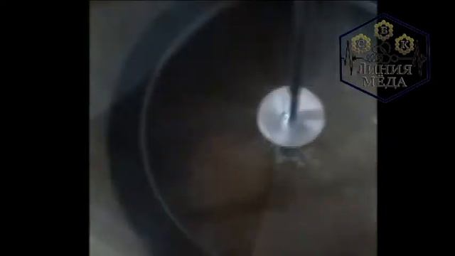 Откачиваем липовый мёд смотреть онлайн