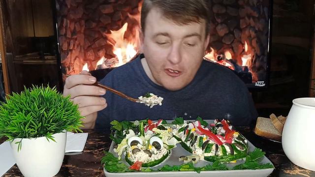 МУКБАНГ НОВЫЙ Салат ДРАКОН на Новый Год 2024 смотреть онлайн