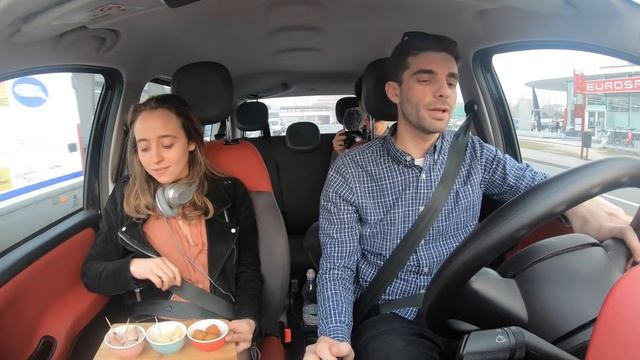 Gli STRANIERI si fidano degli ITALIANI ? - FREE TAXI #1 - Offrire passaggi ai turisti - thepillow смотреть онлайн