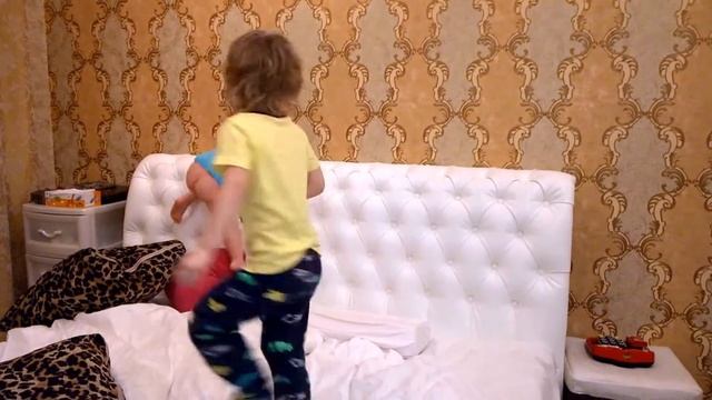 Дети в спальне смотреть онлайн