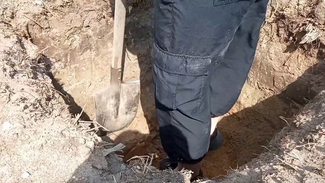 Установили уличный (дачный) туалет. Яма из бочки. 5 лет терпели. Влог